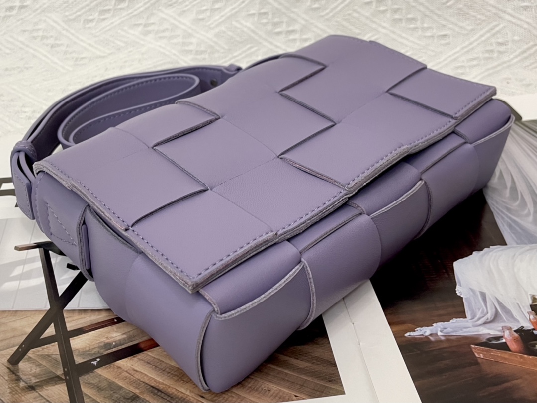 Cassette Intreccio Leather Cross-body Bag Purple